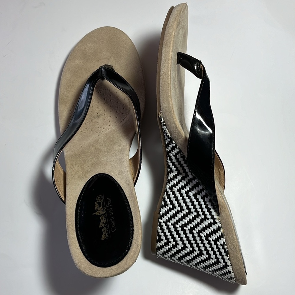 Coach and Four Elena woman’s black patten thong sandals wedge heel blk wht sz 10